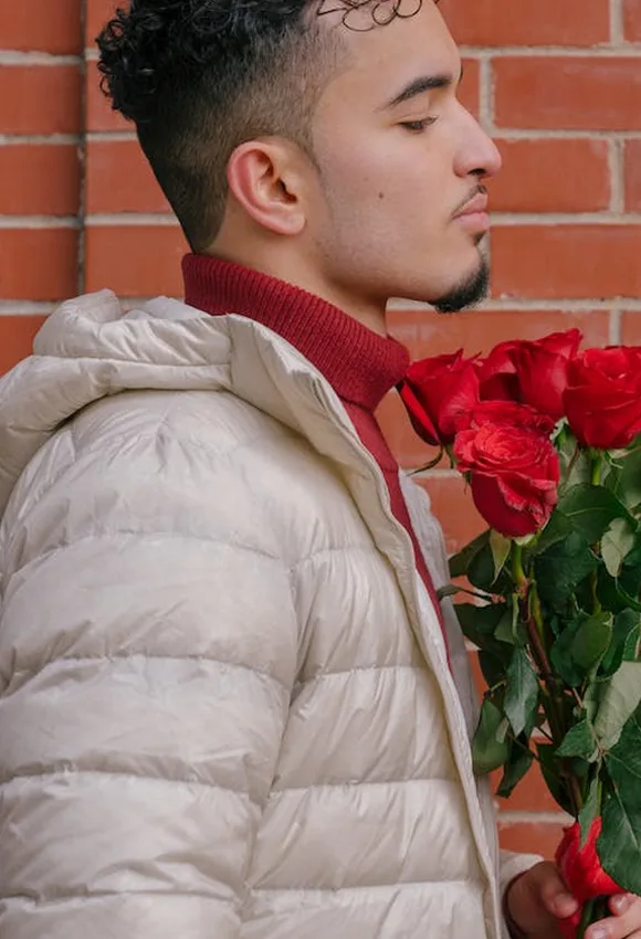 Forget the Suit (Maybe)! Bold & Stylish Outfit Ideas for Men This Valentine’s Day