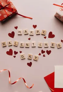 Forget-Chocolates-Roses-Gift-the-Latest