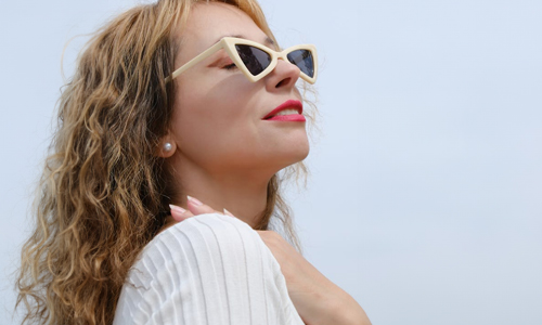 Women-wearing-cat-eye-sunglasses (1)