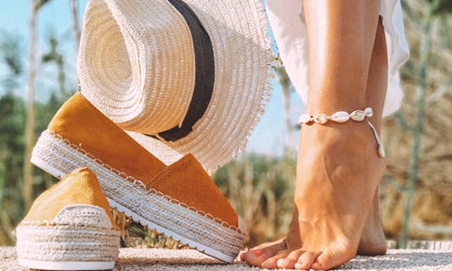 anklet,-shoes-and-hat