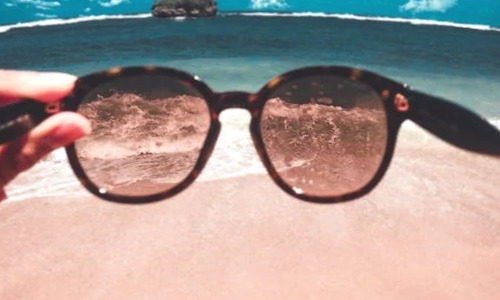 Sunglass-and-beach
