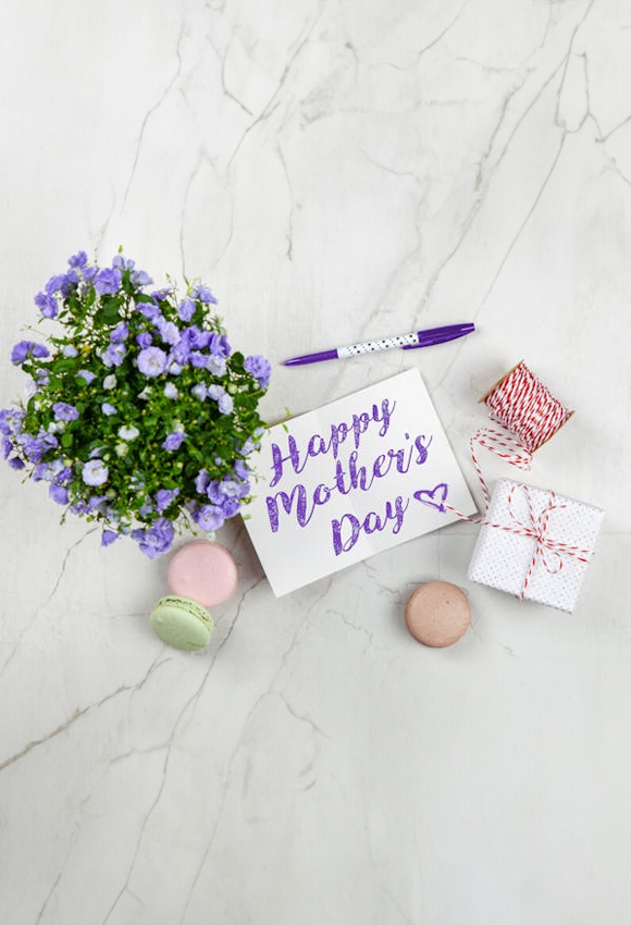 Beauty & Fashion Gifts for Most Stylish Mothers Out There!