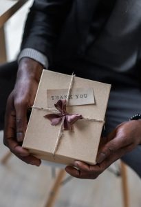 Thank-You-note-on-a-gift-box