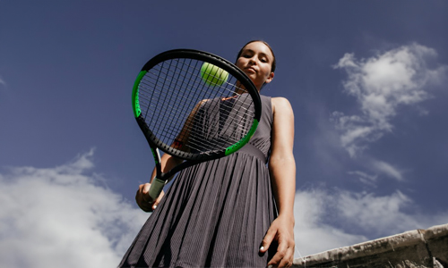 Women-wearing-gray-dress