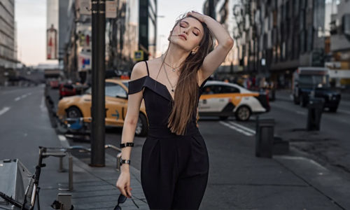 Women-wearing-black-romper