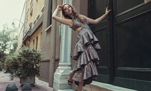 Women-wearing-gray-ruffled-dress
