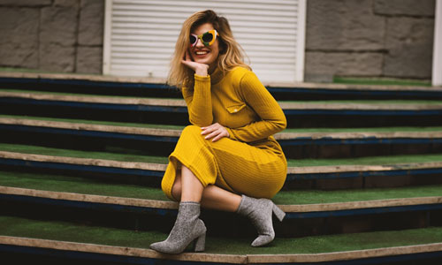 women-wearing-gray-boots