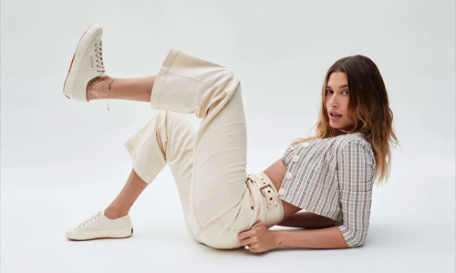 Hailey-in-casual-athleisure-fit