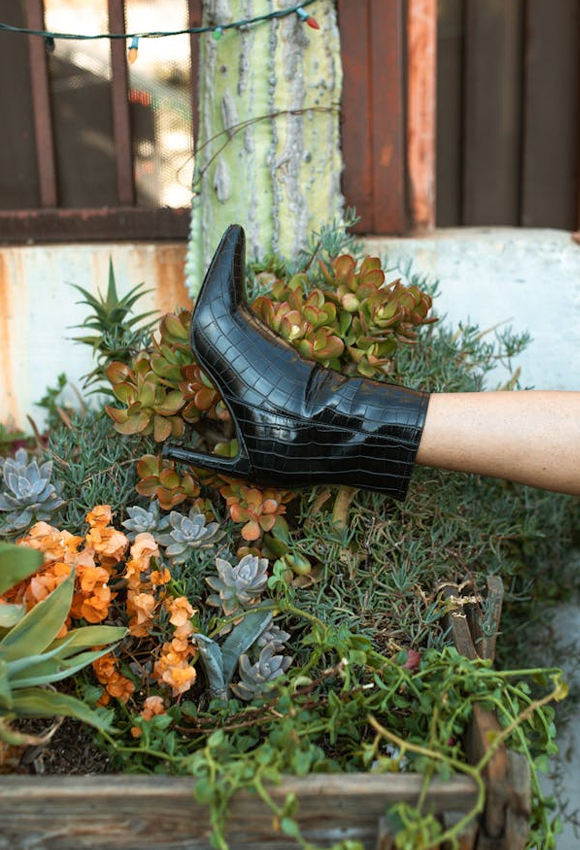 Ankle Boots: 8 Stylish Outfit Ideas to Rock This Fall