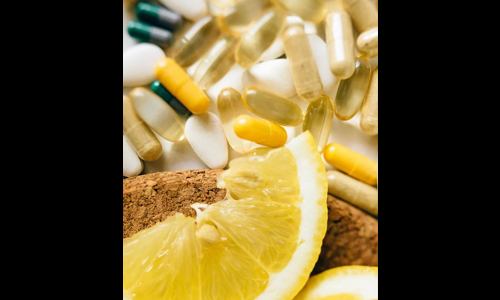 Lemon slice and tablets