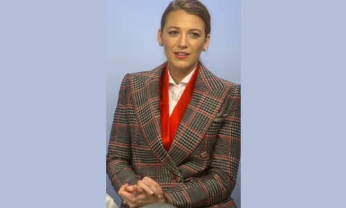 Blake-Lively-in-plaid-coat