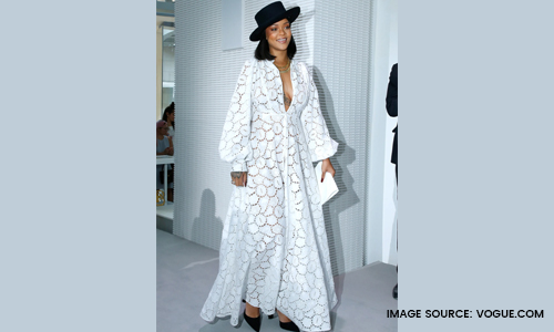 Rihana-wearing-black-hat.