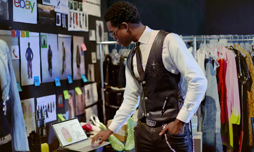 Man-working-on-laptop