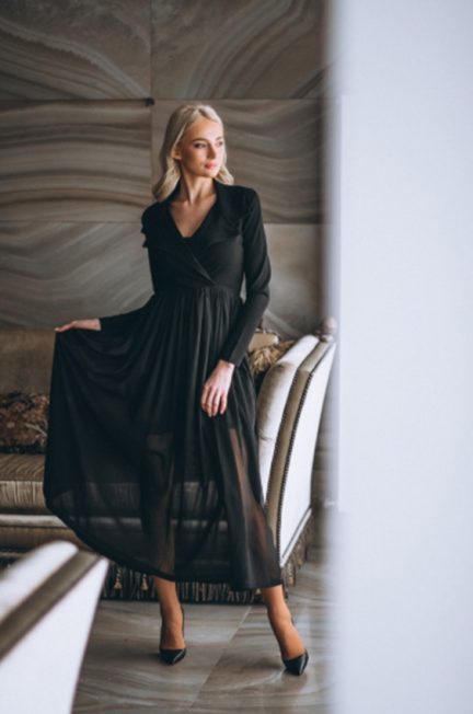 Nina Parker’s Trailblazing Plus-Size Fashion: A Personal Journey into Style and Inclusivity