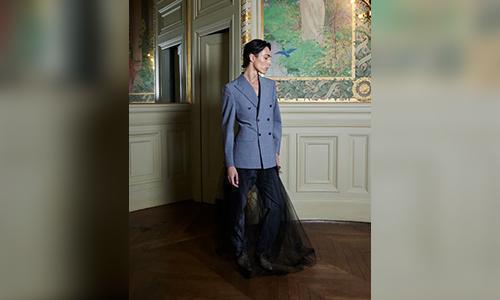 air-dressed-in-silhouette