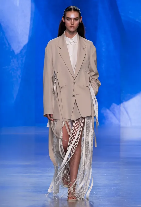 Ujoh Spring Summer 2026: Sculpted Fluidity & Soft Sculpture