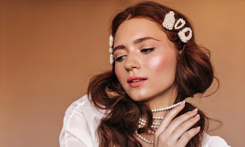 How to Accessorize With Pearls