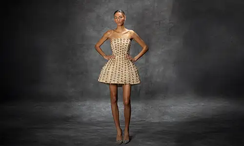 sculpted centerpieces.