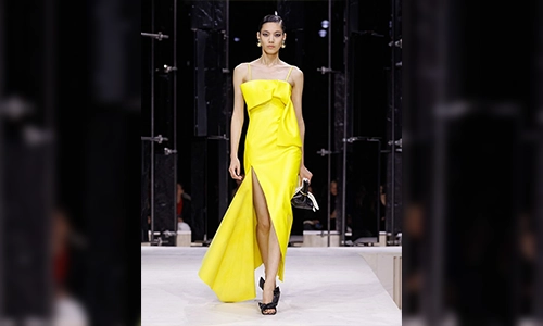 Artistic References and Sculptural Beauty