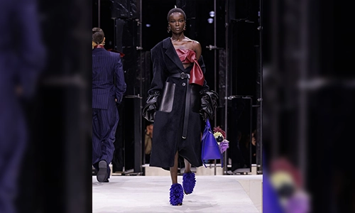 Fluidity Softens the Structure