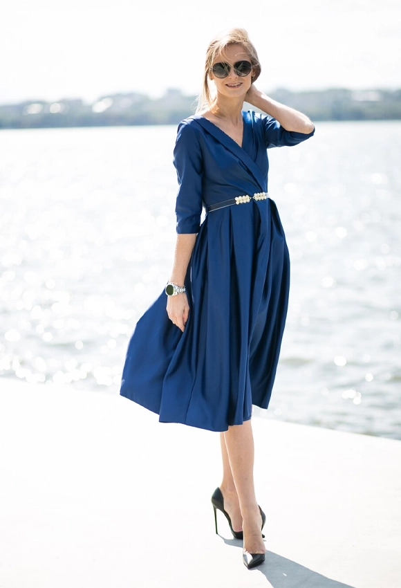 Navy Blue Dresses: The Only Styling Guide You Need