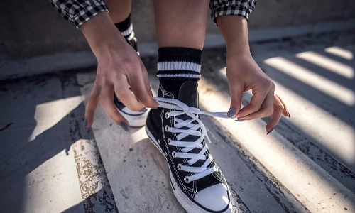 matching-socks-with-shoes