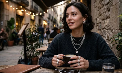 Silver jewelry accessories that complete a modern grunge outfit 