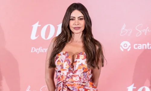 Sofia Vergara in a chic vacation outfit inspired by Italian summer fashion and breathable feminine styling.
