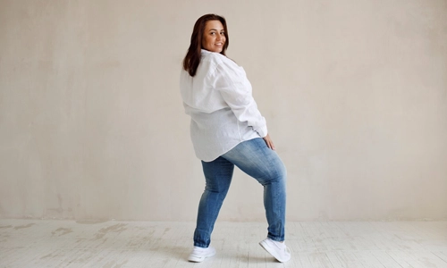 pants stay up because the waistband fits securely over a belly
