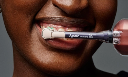 Dyson’s unique variable sonic oscillation varies the angle of oscillation while you brush, keeping the bristles in constant motion and helping to prevent stalling