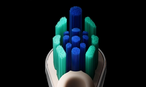 Dual Bristle Brush Head is unique and engineered to reach a greater proportion of the tooth’s surface.
